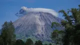 170 Pendaki Gunung Semeru Dievakuasi Aman akibat Kebakaran Hutan