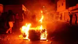 Kapal Tenggelam Buat Warga Ngamuk, Batu Melayang-Benda Dibakar