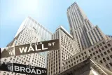 Wall Street Ditutup Bervariasi di Tengah Kemerosotan Saham SpaceX dan Sinyal Suku Bunga The Fed