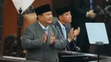 Momen Jokowi Beri Jempol ke Prabowo Usai Pidato Kenegaraan