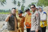 Wali Kota Fadly Amran bersama Satgas PRR Tinjau Dampak Banjir di Padang
