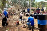 Petani Didorong Olah Limbah Batang Sorgum Jadi Arang Bernilai Ekonomi