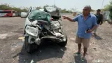 Ditabrak Ambulans Bawa Jenazah di Tol Batang, Ban Serep Truk Sampai Terpental
